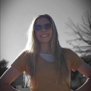 Meet your Posher, Emily